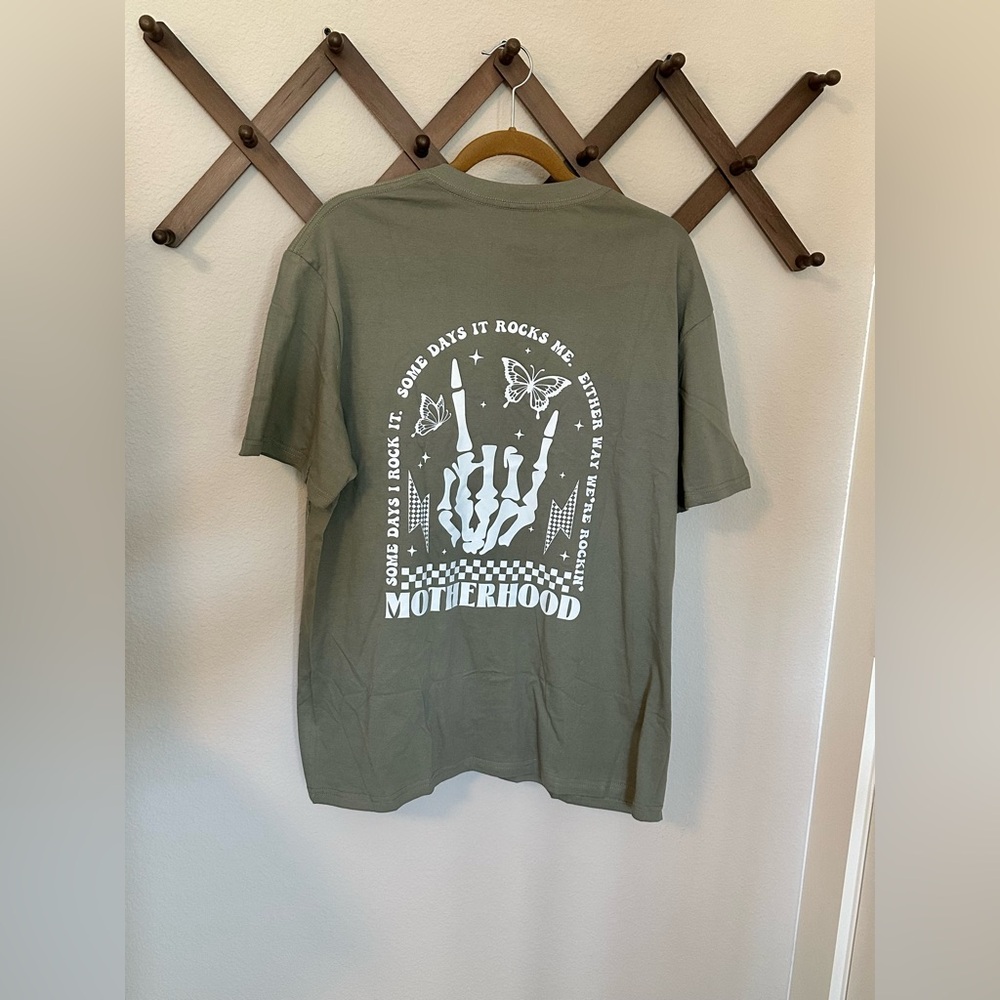 Motherhood graphic tee